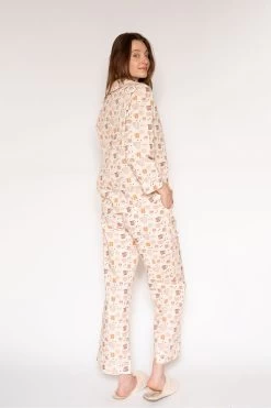 Lattelove Cream Ceramic Mug Toss Poplin Pyjama Set -Fashion Women ACL377s3