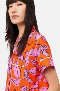 Jigsaw Red Mandarin Leaf Cropped Pyjama -Fashion Women C06253s3