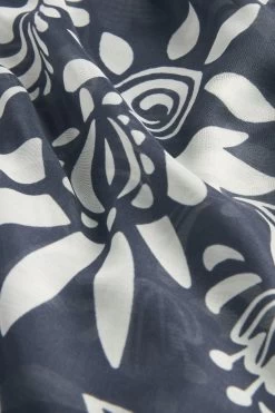 Next Navy Blue Floral Lightweight Scarf -Fashion Women C25323s5