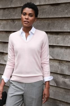 Pure Collection Pink Cashmere V-Neck Sweater