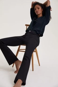 Baukjen Bootcut Black Jeans -Fashion Women C51012s4