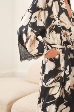 Next Black & White Black And White Floral Lightweight Satin Robe -Fashion Women D32 931s4