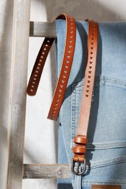 FatFace Skinny Brown Lazer Cut Heart Belt -Fashion Women D64466s4