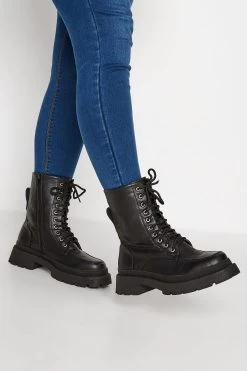 Yours Curve Extra-Wide Fit Mocc Toe Boot