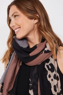 Next Animal/Neutral Print Lightweight Scarf -Fashion Women M70910s3