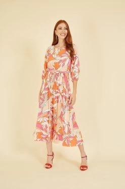 Yumi Abstract Print Pleated Midi Dress