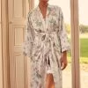 Love & Roses Printed Satin Robe -Fashion Women R90733s
