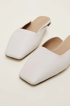 Phase Eight Cream Slip On Mule Shoes -Fashion Women T55182s4