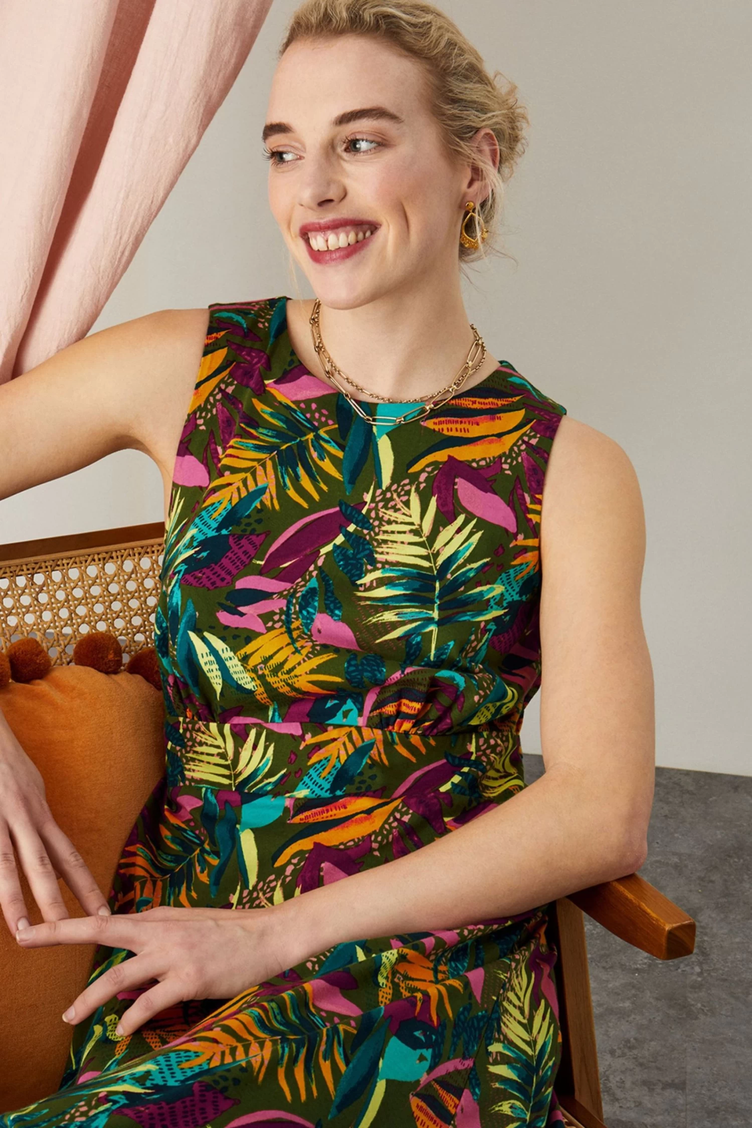 Monsoon Green Cut-Out Back Palm Jersey Dress 5 Monsoon Green Cut-Out Back Palm Jersey Dress - Image 3