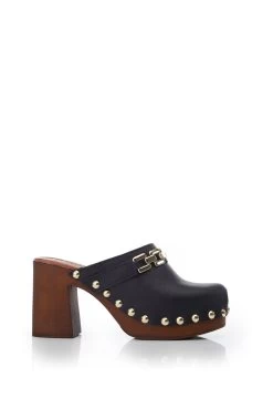 Moda In Pelle Closed Toe Clogs