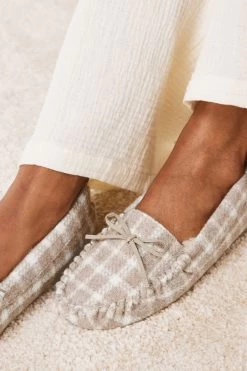 Next Faux Fur Lined Moccasin Slippers -Fashion Women U30671s6